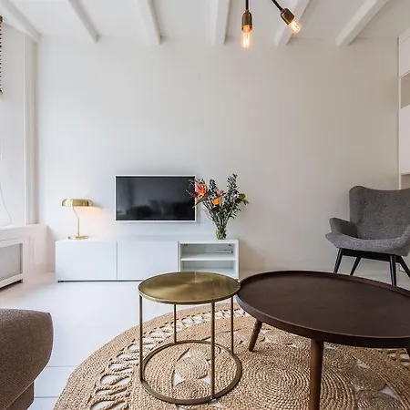 Short Group Jordaan Harlem Serviced Apartment